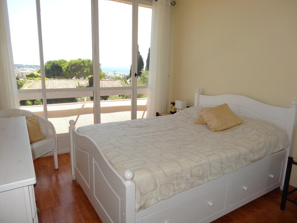 2 Bedroom Modern Apartment In Antibes With Sea View Habitación foto